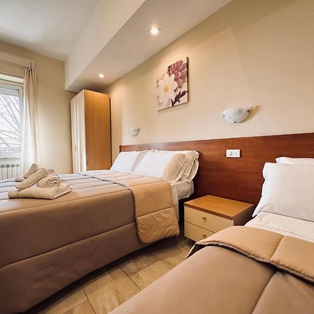 Hotel Villa Robinia Genzano di Roma Exterior foto