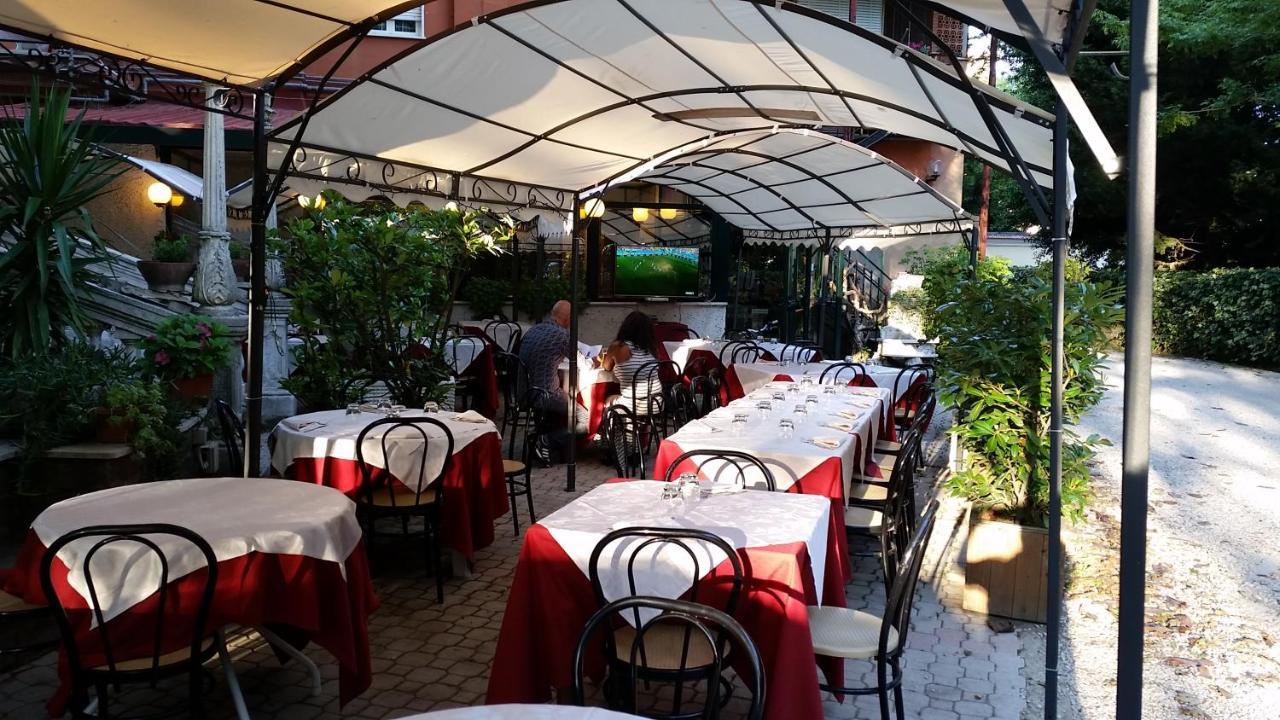 Hotel Villa Robinia Genzano di Roma Exterior foto