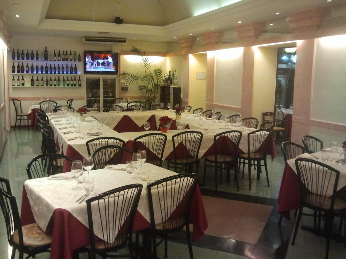 Hotel Villa Robinia Genzano di Roma Exterior foto