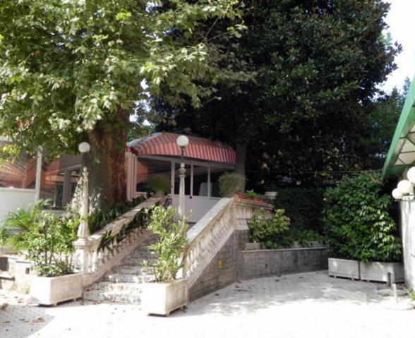 Hotel Villa Robinia Genzano di Roma Exterior foto