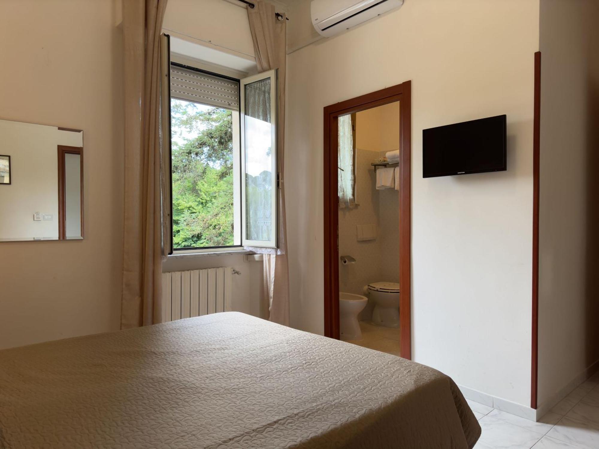 Hotel Villa Robinia Genzano di Roma Exterior foto