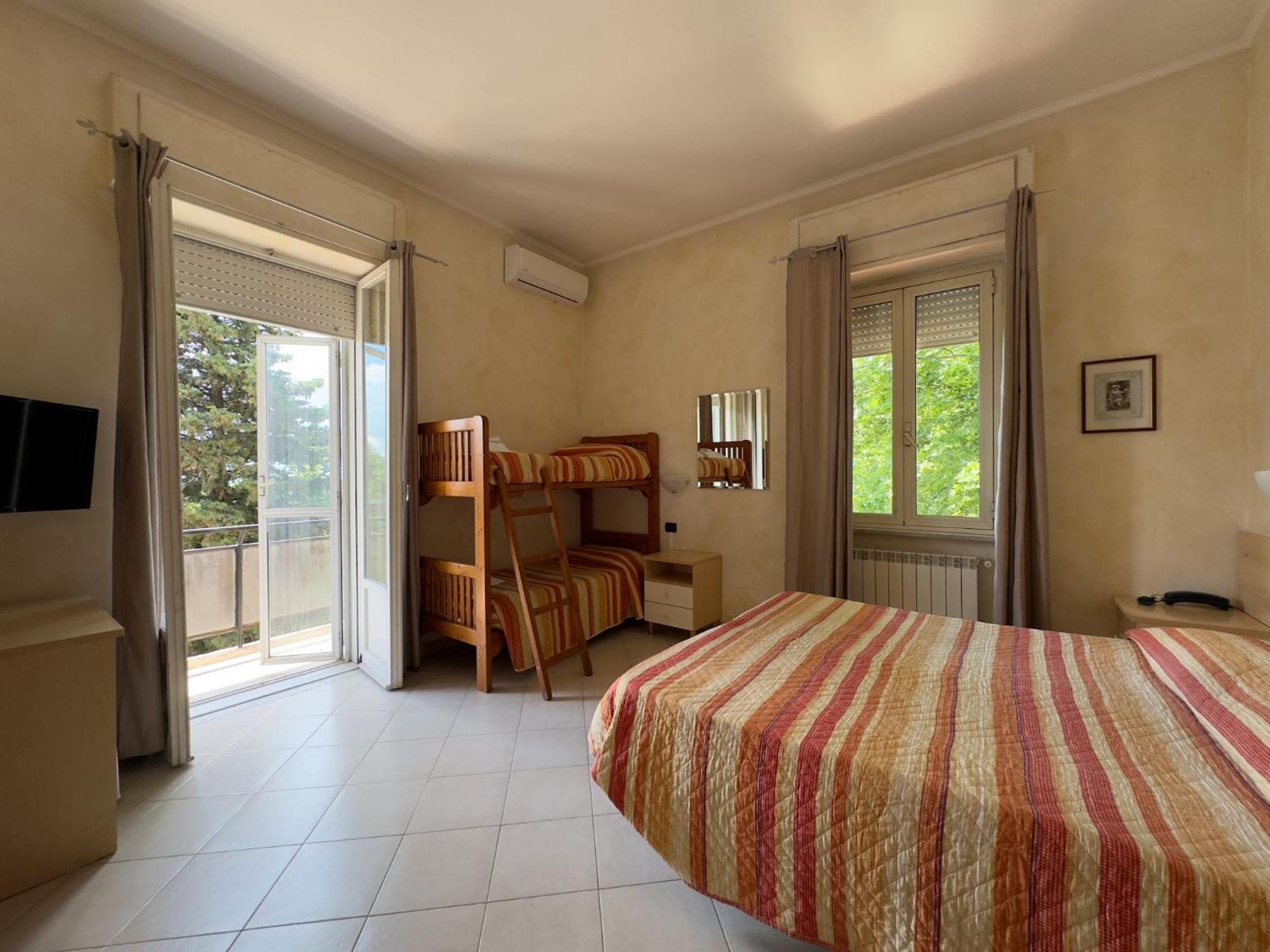 Hotel Villa Robinia Genzano di Roma Exterior foto