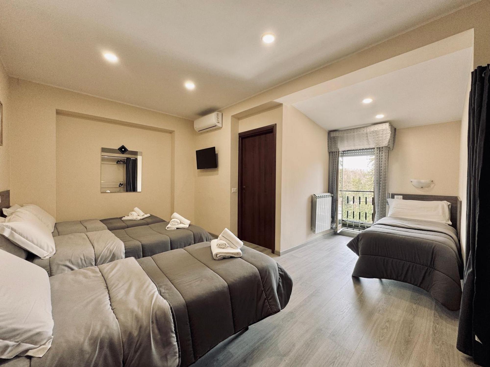 Hotel Villa Robinia Genzano di Roma Exterior foto