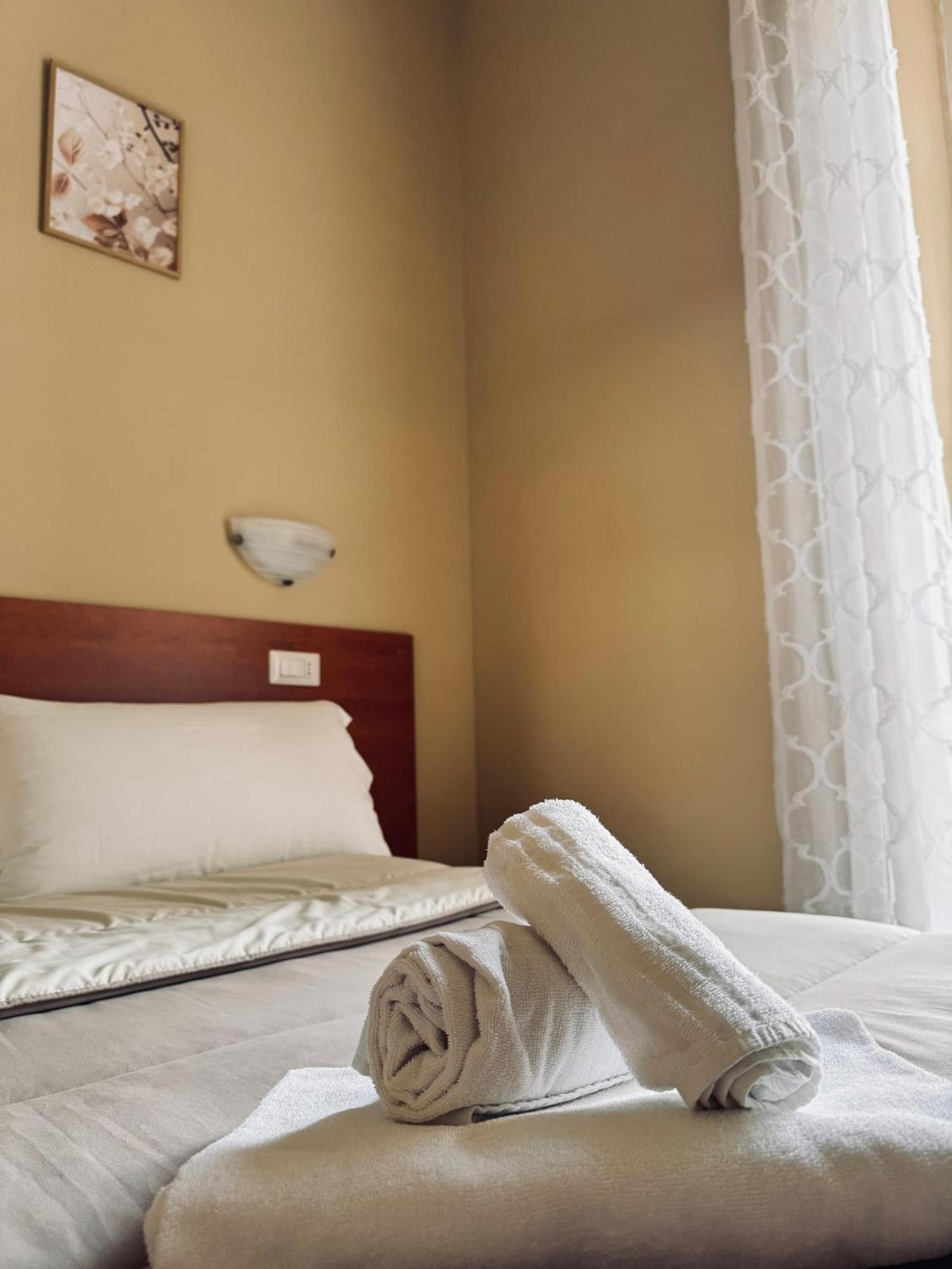 Hotel Villa Robinia Genzano di Roma Exterior foto
