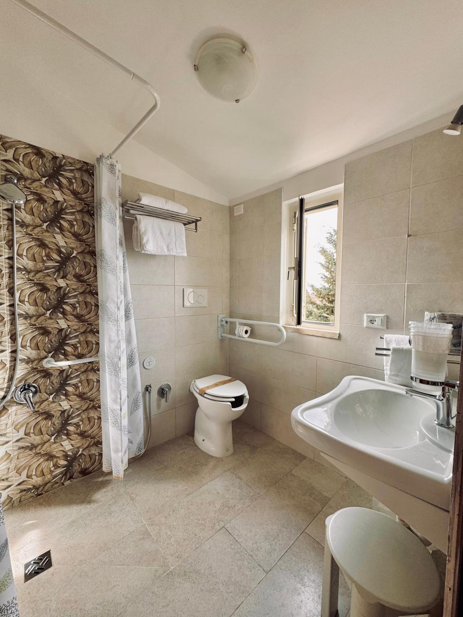 Hotel Villa Robinia Genzano di Roma Exterior foto