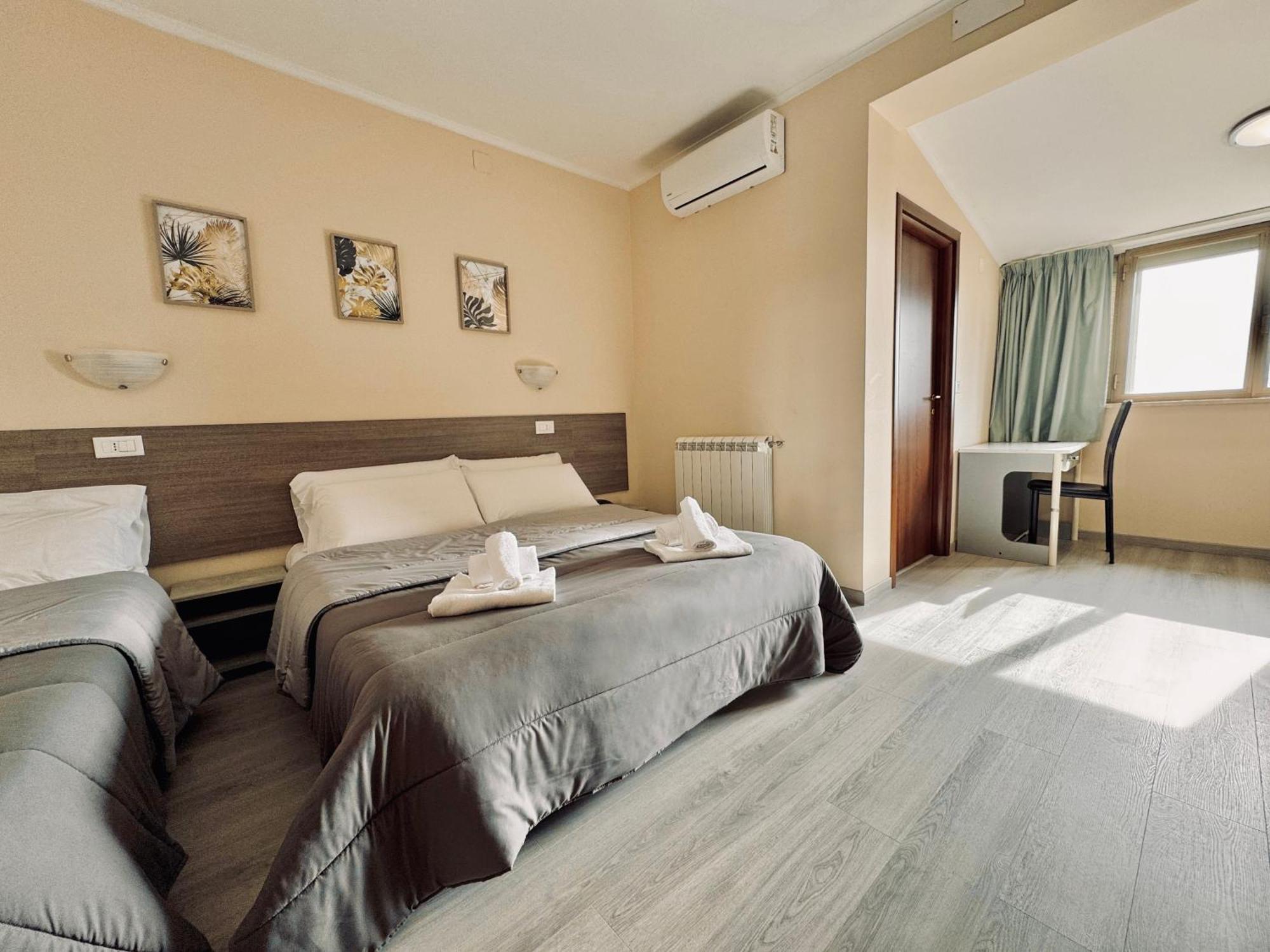 Hotel Villa Robinia Genzano di Roma Exterior foto