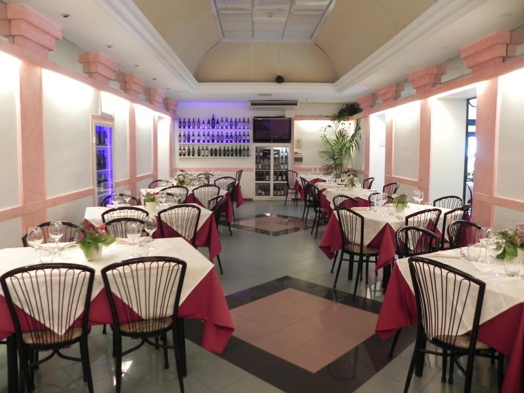 Hotel Villa Robinia Genzano di Roma Exterior foto