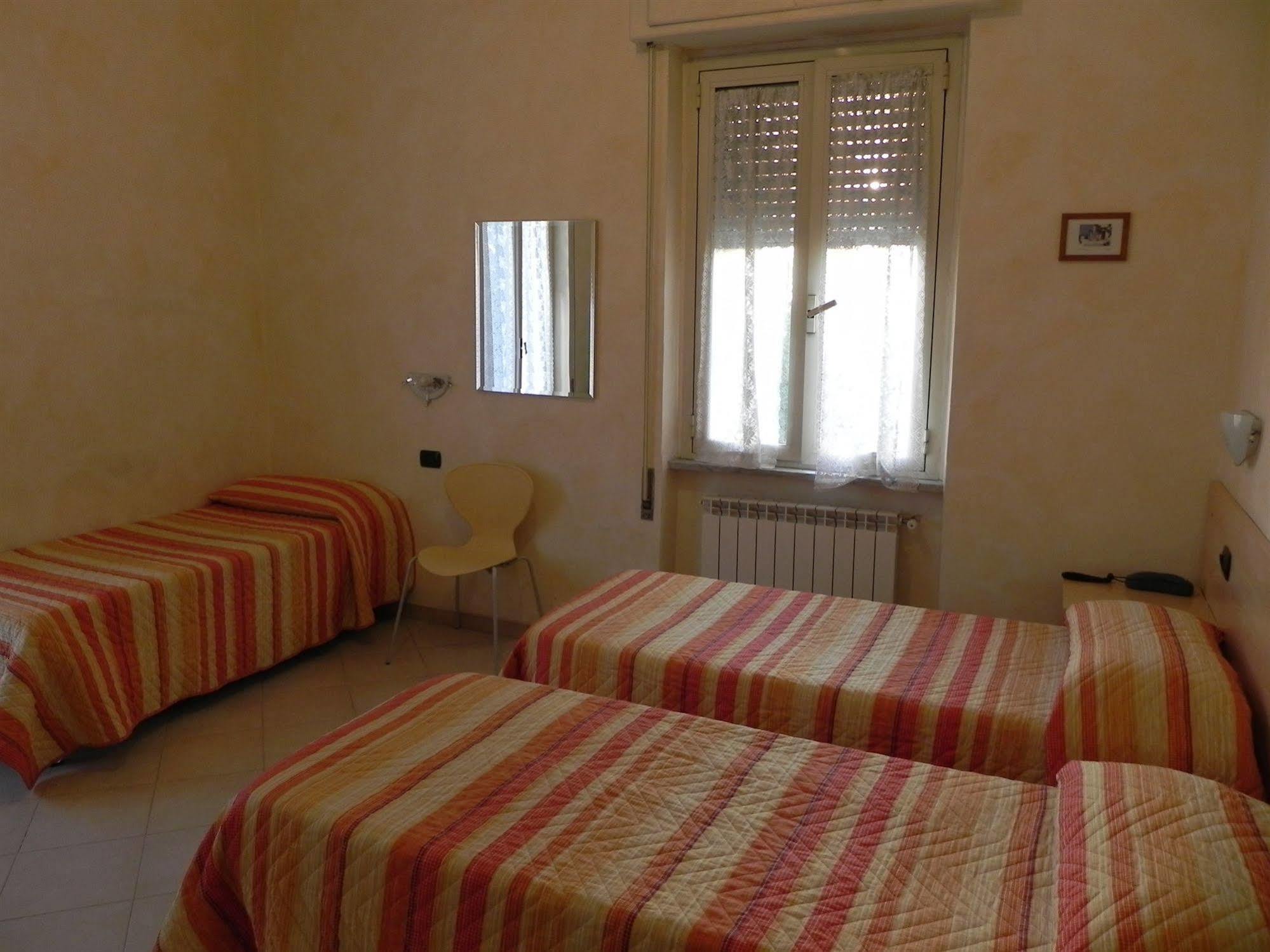 Hotel Villa Robinia Genzano di Roma Exterior foto